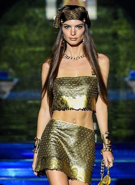 Emily Ratajkowski Height & Weight (Physical Appearance, Diet)