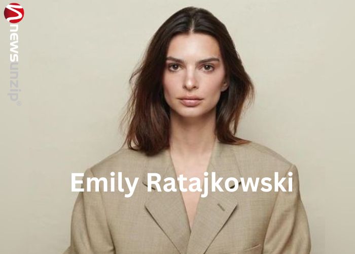 Emily Ratajkowski