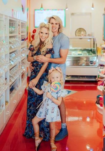 Everleigh with her mother Savannah LaBrant and step dad Cole LaBrant