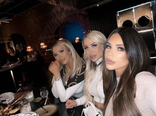 Hampton with her friends