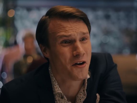 Hugh Skinner as Oliver Alexander