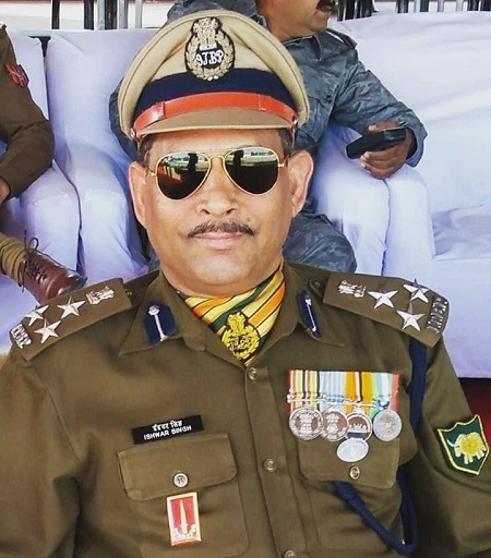 Isha Duhan IAS father