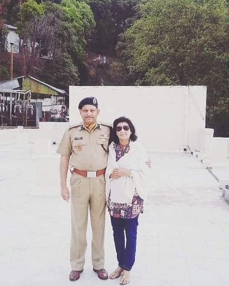 Isha Duhan IAS parentsIsha Duhan IAS parents