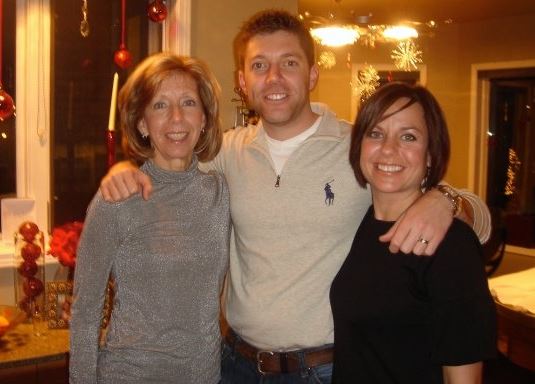 Jennifer Ilgauskas with her mother and brother
