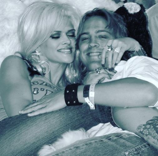 Larry Birkhead with his ex girlfriend