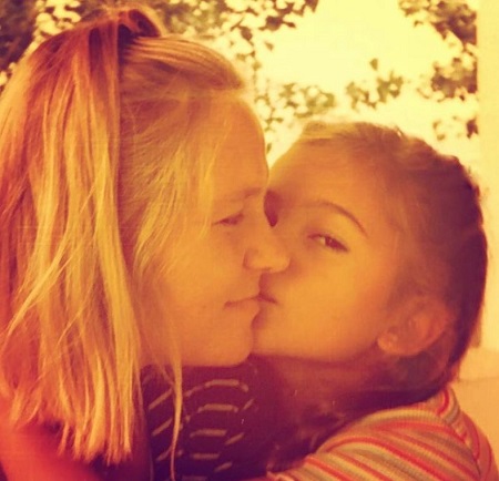 Leyla Lydia Tuğutlu with her mother