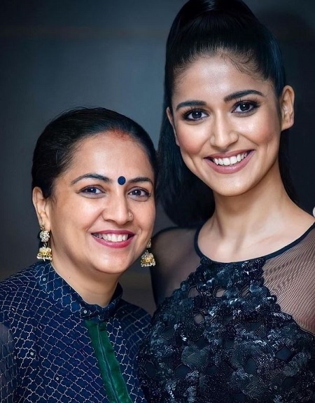 Ojasvi Sharma with her mother