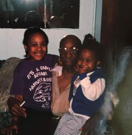 Queen with her grandfather and sister