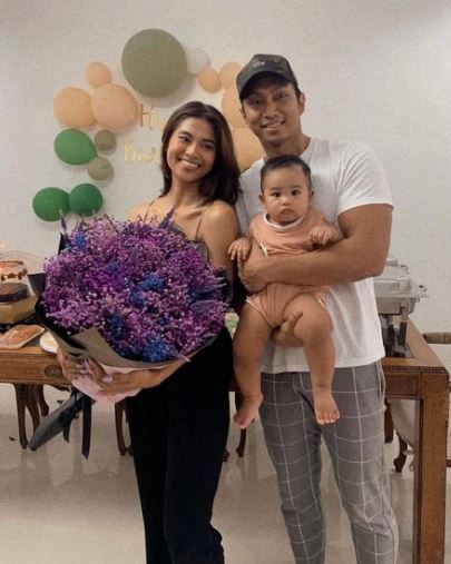 Rendon with his wife Hazel Ortiz and son Zik Labador