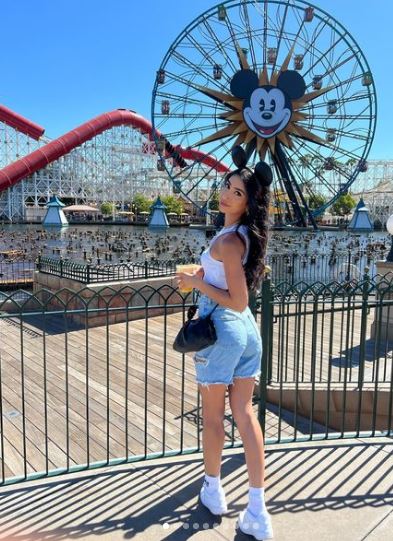 Rhianna Jagpal likes traveling