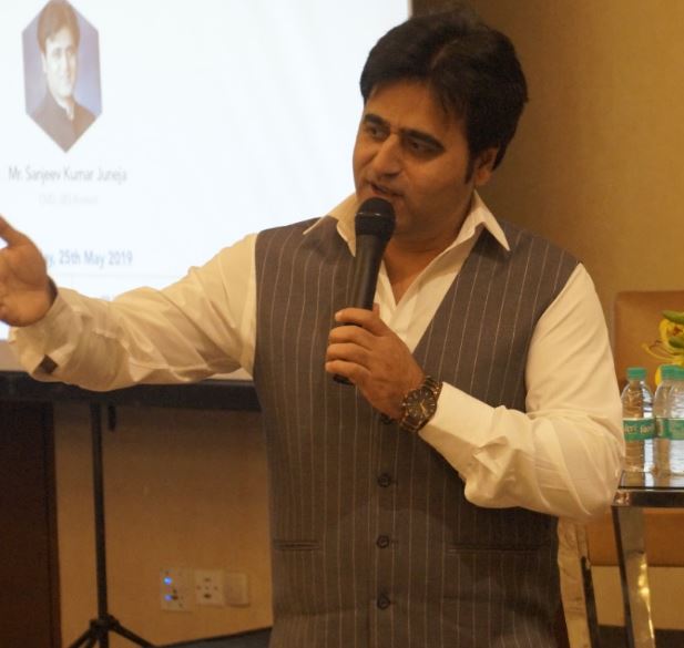 Sanjeev Juneja gives motivtional speech