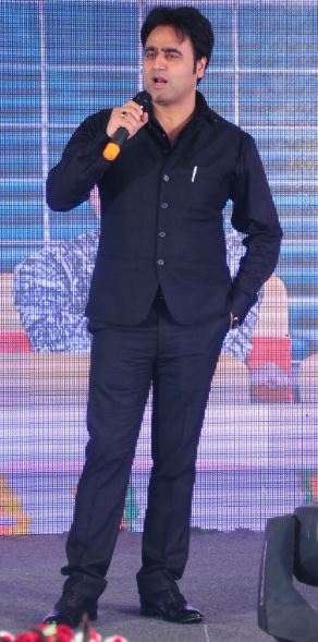 Sanjeev Juneja height