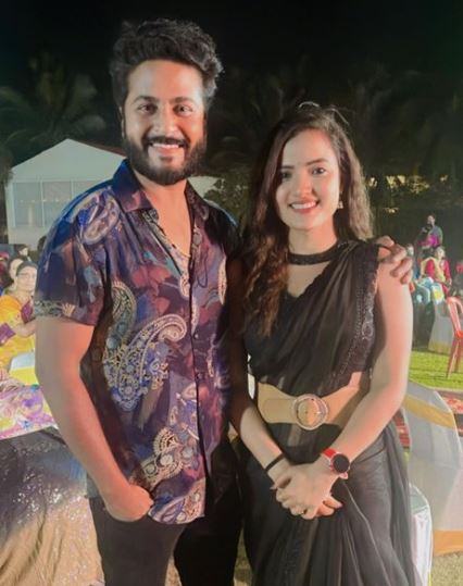 Siri Hanmanth with her boyfriend