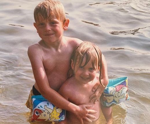 Sofia Kappel childhood image with her elder brother