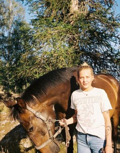 Sofia Kappel is an animal lover