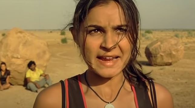 The role of archaeologist Lavanya Chandramouli is played by Andrea Jeremiah