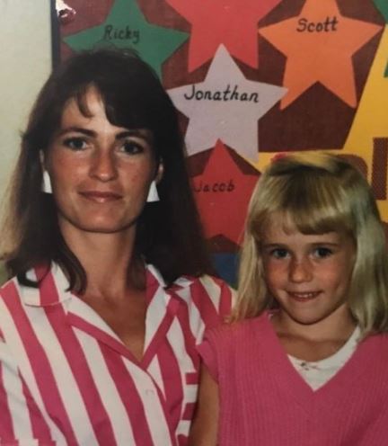 Tiffany Smiley childhood image with her mom