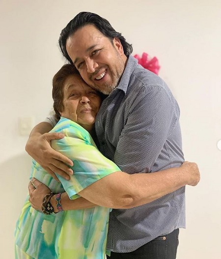 Toto Vega Father, Mother's Name & More