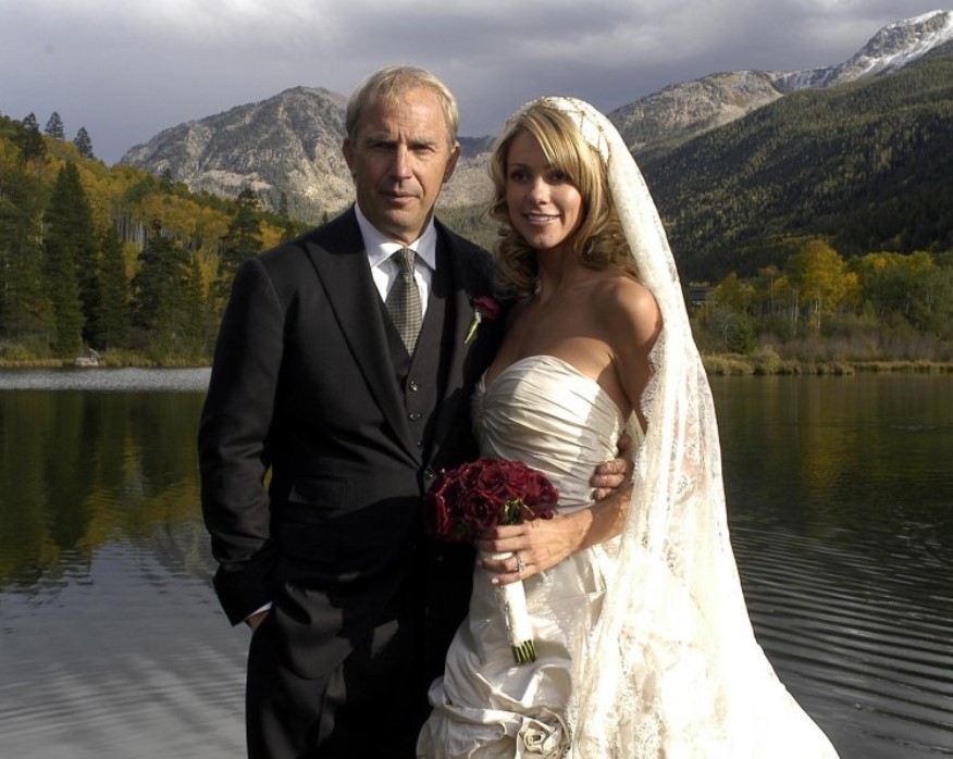 Christine Baumgartner and Kevin Costner wedding image