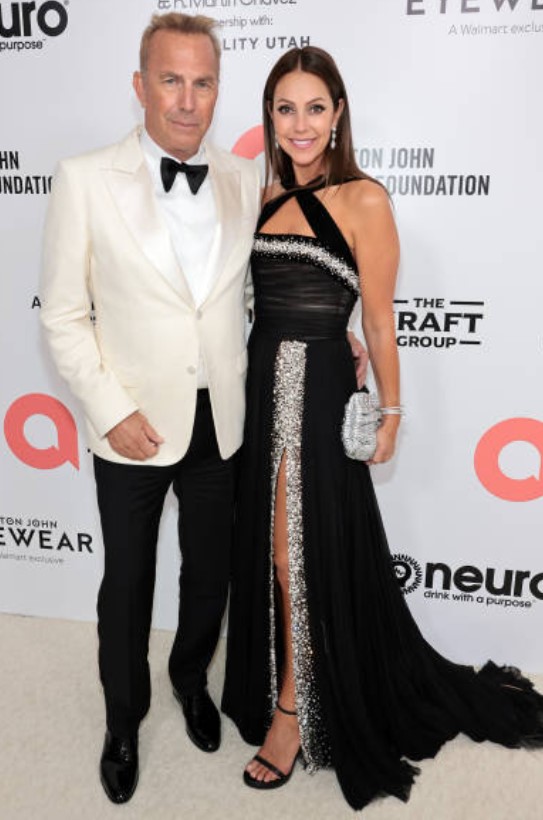 Christine Baumgartner height