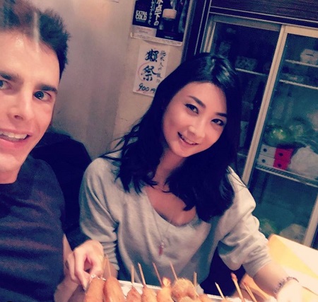 Dale Philip with his japanese friend