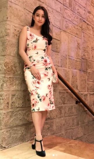 Faye Lorenzo height