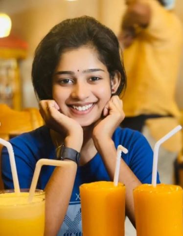 Janany Kunaseelan consumes healthy juices