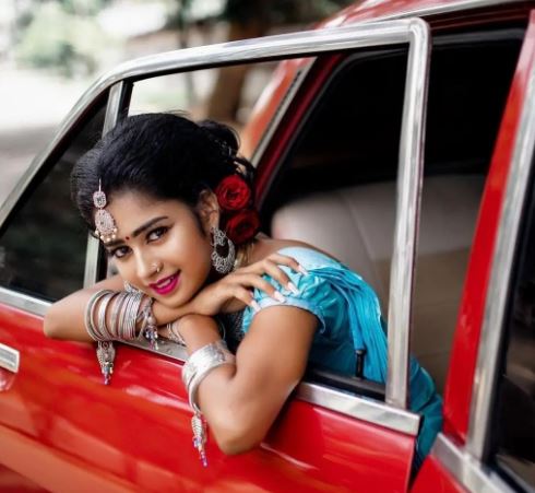 Janany Kunaseelan relation