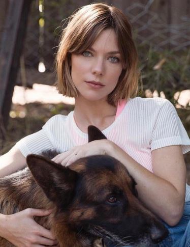 Laura Laprida likes animals