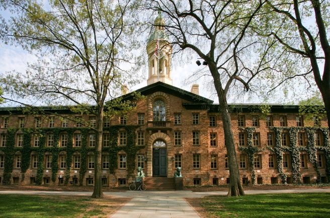 Misrach studied at Princeton University.