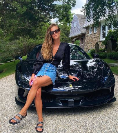 Nina Agdal car