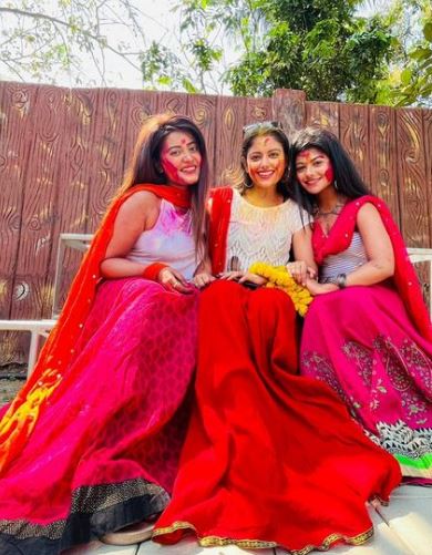 Paul with her friends