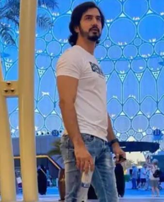 Rahul Navlani height
