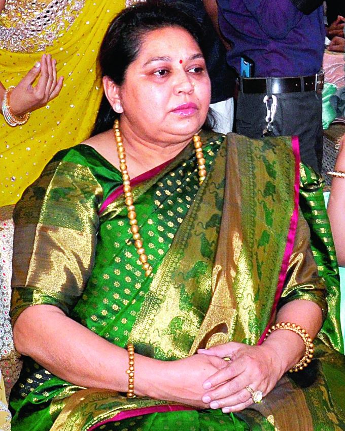 Sadhana Gupta family