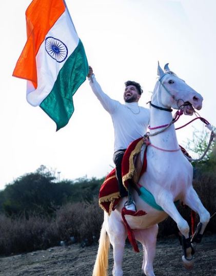 Shiv Thakare learned horse riding