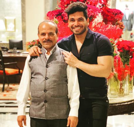 Shiv Thakare with his dad