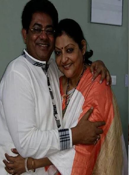 Sonali Chakraborty family