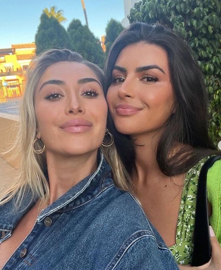 Sophie Habboo and her sister