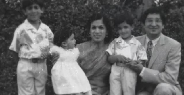 Yashvir Sunak old image with his spouse and kids
