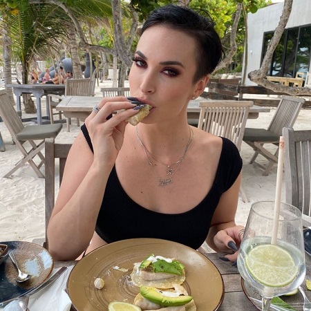 Zahra Elise Age, Birthday & Zodiac Sign