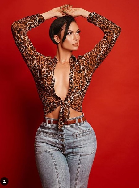 Zahra Elise height