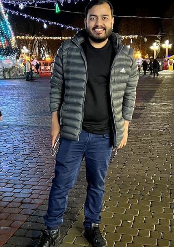 Alakh Pandey height