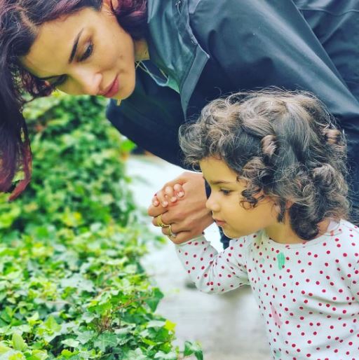Amber Rose Revah with her daughter
