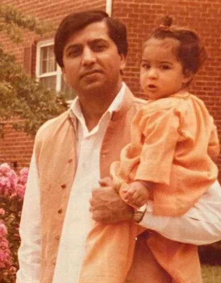 Amna Nawaz childhood picture with her dad