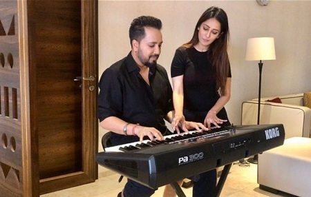 Chahat Khanna with Mika SIngh