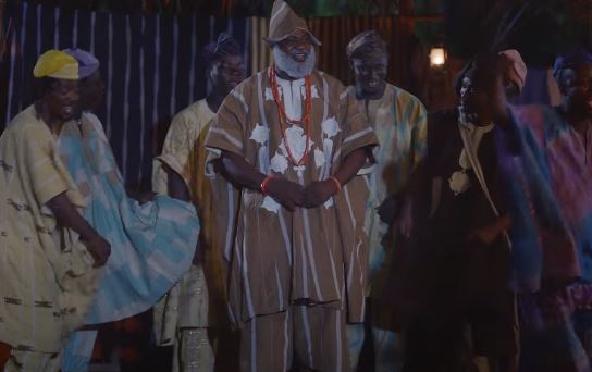 Elesin Oba lead entertainers