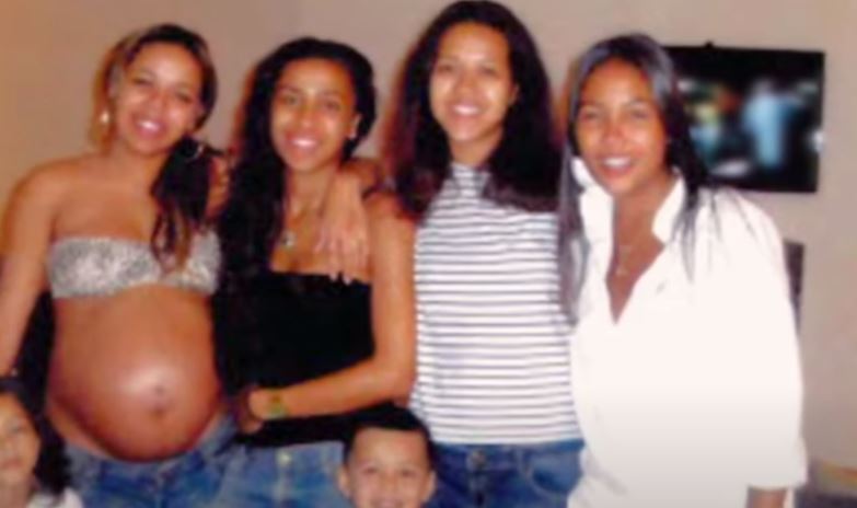 Emma Grede old picture with her sister