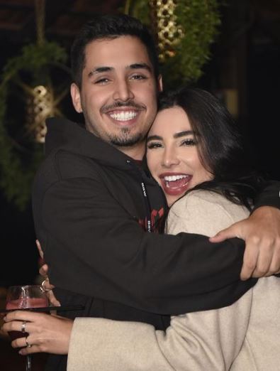 Gabriela with her brother Rafael Versiani