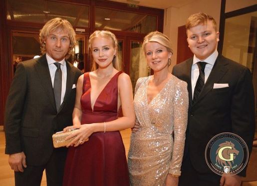 Ivana Nedvědová with her husband son and daughter