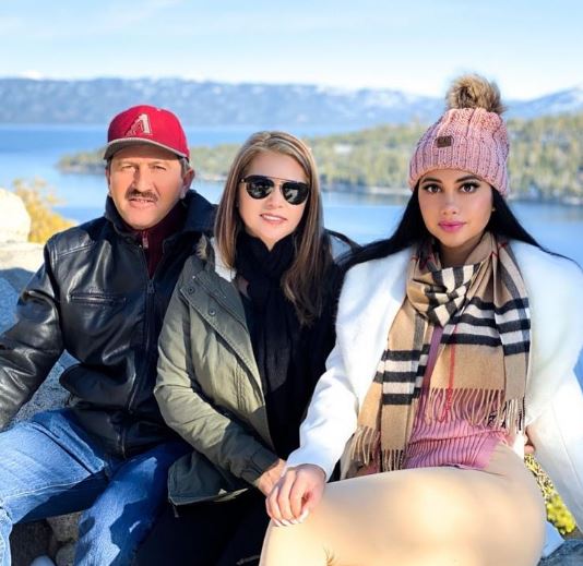 Jailyne with her dad and mom
